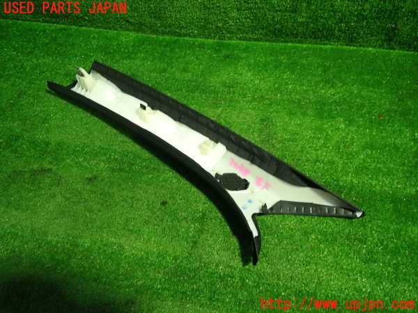 1UPJ-32487655]アウディ・Q3 スポーツバック(F3DPC)右フロントピラートリム 中古_m0005.jpg