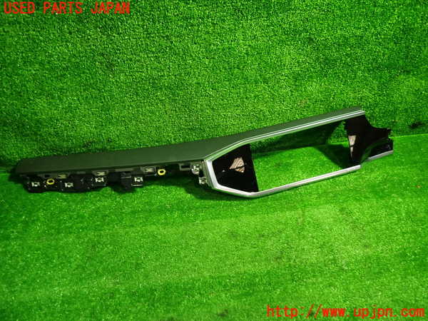 1UPJ-32487691]アウディ・Q3 スポーツバック(F3DPC)内装トリム類1 中古_m0001.jpg