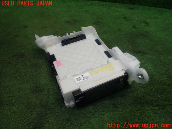 1UPJ-32526742]カローラ クロス ハイブリッド(ZVG13)ヒューズボックス2 中古_m0001.jpg