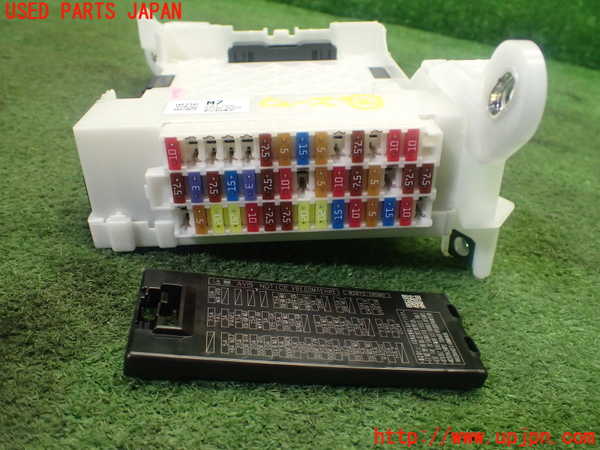 1UPJ-32526742]カローラ クロス ハイブリッド(ZVG13)ヒューズボックス2 中古_m0003.jpg