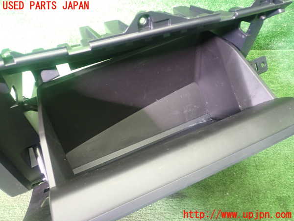 1UPJ-32527516]カローラ クロス ハイブリッド(ZVG13)グローブボックス1 中古_m0005.jpg
