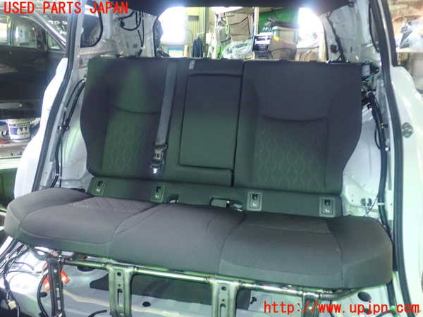 1UPJ-32527385]カローラ クロス ハイブリッド(ZVG13)リアシート 中古_m0001.jpg