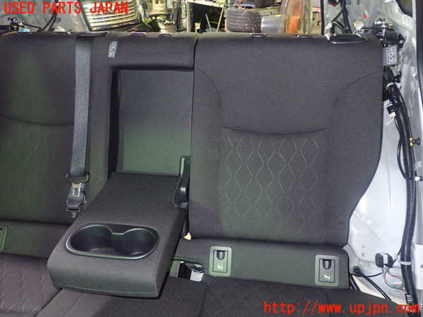 1UPJ-32527385]カローラ クロス ハイブリッド(ZVG13)リアシート 中古_m0003.jpg