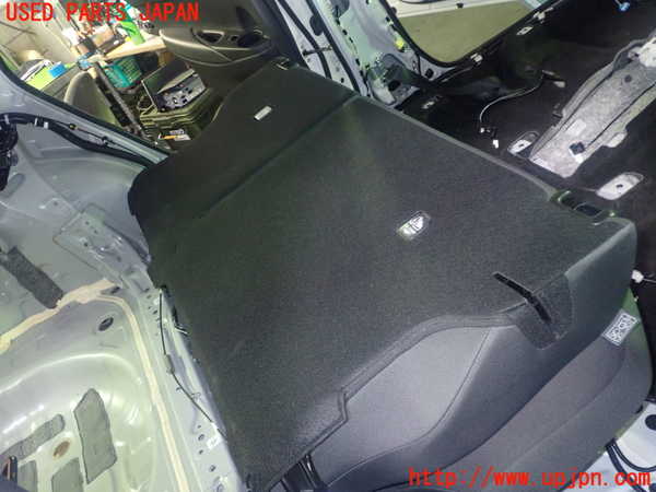 1UPJ-32527385]カローラ クロス ハイブリッド(ZVG13)リアシート 中古_m0005.jpg