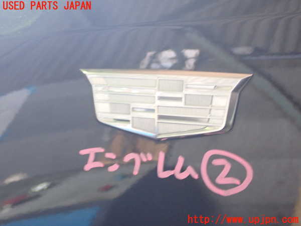 1UPJ-32531632]キャデラック・XT5 クロスオーバー(C1UL)エンブレム2 中古_m0001.jpg