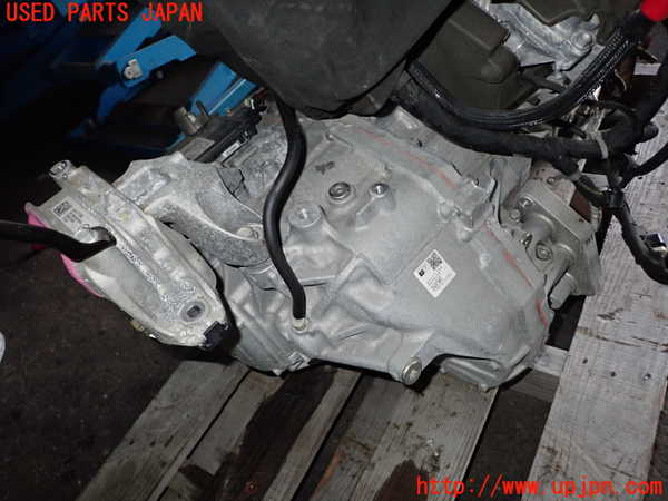 1UPJ-32533010]キャデラック・XT5 クロスオーバー(C1UL)ミッション AT 3L 4WD 中古_m0002.jpg