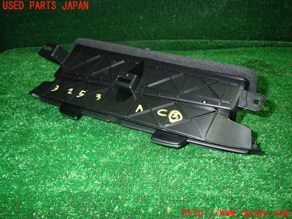 1UPJ-32537528]キャデラック・XT5 クロスオーバー(C1UL)エアコン吹き出し口3 (真中) 中古_m0002.jpg
