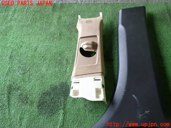 1UPJ-32537665]キャデラック・XT5 クロスオーバー(C1UL)右センターピラートリム 中古_m0002.jpg