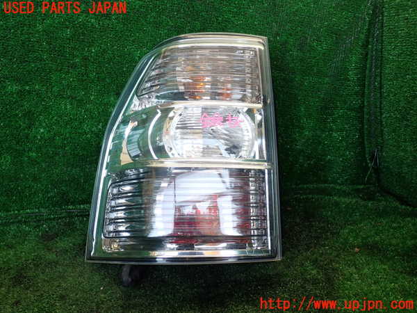 1UPJ-32541536]パジェロ(V98W)左テールランプ 中古_m0001.jpg
