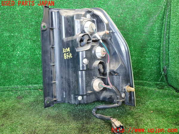 1UPJ-32541536]パジェロ(V98W)左テールランプ 中古_m0003.jpg