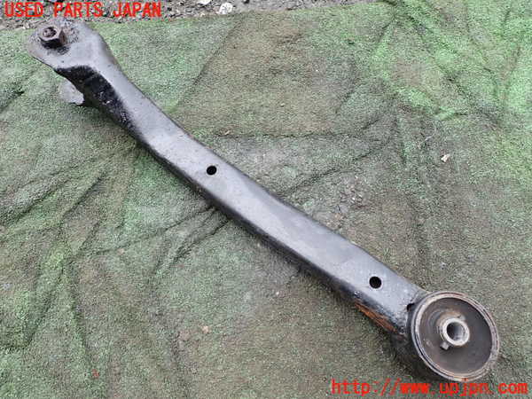 1UPJ-32545325]パジェロ(V98W)右リアテンションロッド 中古_m0002.jpg