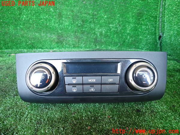 1UPJ-32546066]パジェロ(V98W)エアコンスイッチ1 中古_m0001.jpg