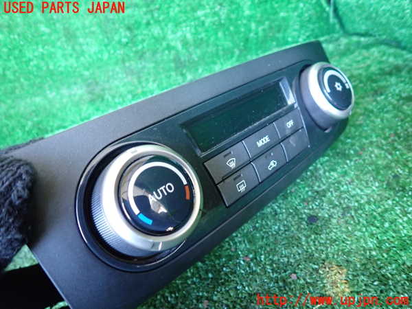 1UPJ-32546066]パジェロ(V98W)エアコンスイッチ1 中古_m0002.jpg