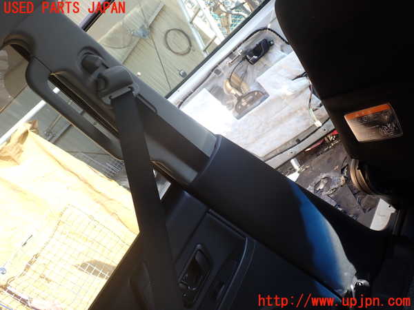 1UPJ-32547670]パジェロ(V98W)左センターピラートリム 中古_m0001.jpg