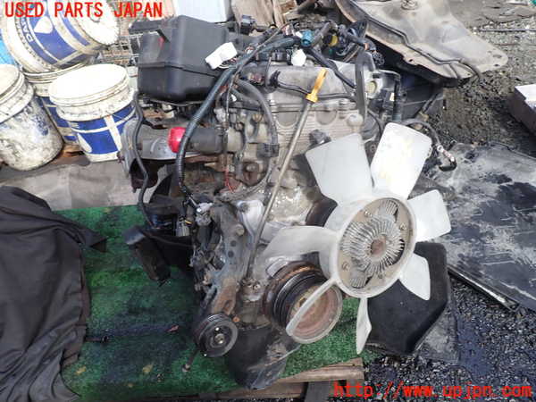 1UPJ-32552010]ハイラックスサーフ(RZN185W)エンジン 3RZ-FE 4WD 中古_m0001.jpg