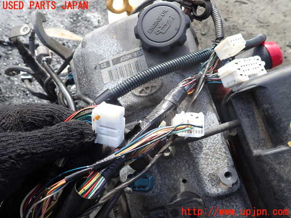 1UPJ-32552010]ハイラックスサーフ(RZN185W)エンジン 3RZ-FE 4WD 中古_m0003.jpg