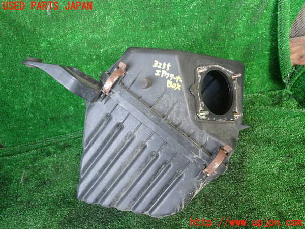 1UPJ-32552560]ハイラックスサーフ(RZN185W)エアクリーナーボックス 中古_m0001.jpg