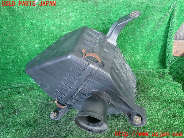 1UPJ-32552560]ハイラックスサーフ(RZN185W)エアクリーナーボックス 中古_m0002.jpg