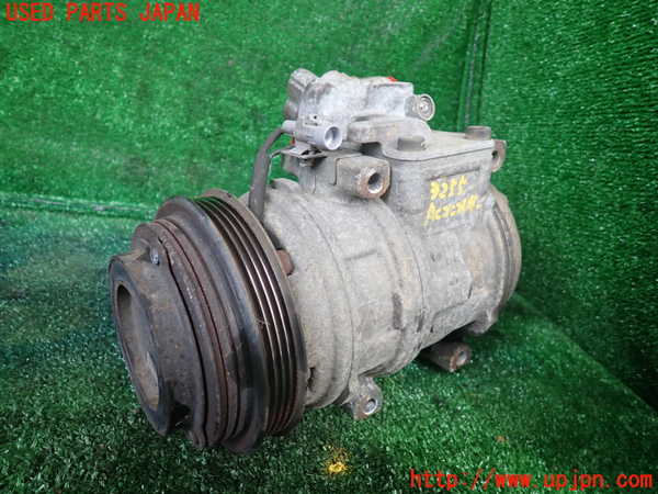 1UPJ-32556025]ハイラックスサーフ(RZN185W)エアコンコンプレッサー 中古_m0001.jpg