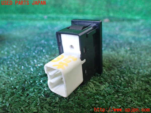 1UPJ-32556306]ハイラックスサーフ(RZN185W)スイッチ1 (バックドアガラス開閉) 中古_m0002.jpg