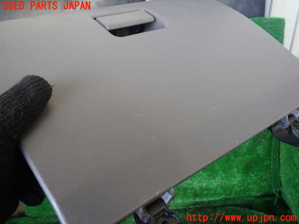 1UPJ-32557516]ハイラックスサーフ(RZN185W)グローブボックス1 中古_m0002.jpg
