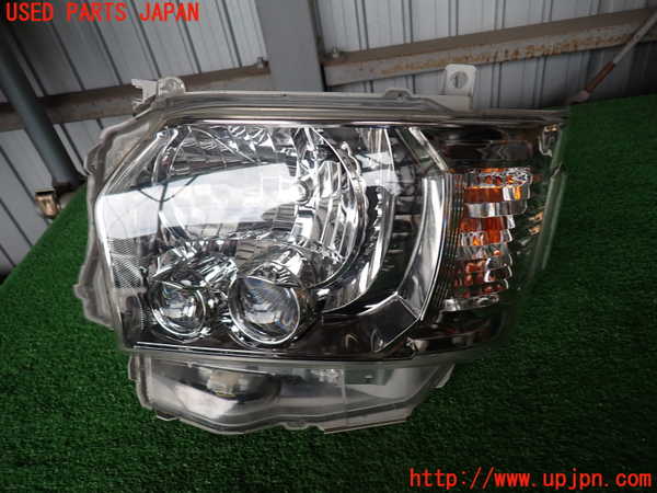 2UPJ-32561132]ハイエースバン200系(KDH206V)左ヘッドライト LED 中古_m0001.jpg