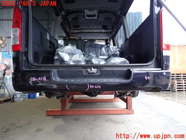 2UPJ-32561610]ハイエースバン200系(KDH206V)リアバンパー 中古_m0001.jpg