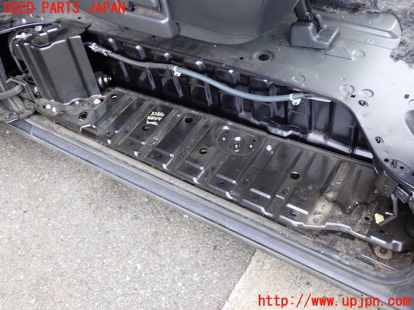 2UPJ-32561319]ハイエースバン200系(KDH206V)右後パワースライドドアユニット 中古_m0001.jpg