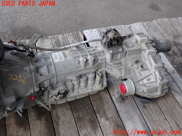 2UPJ-32563010]ハイエースバン200系(KDH206V)ミッション AT 1KD-FTV 4WD 中古_m0002.jpg