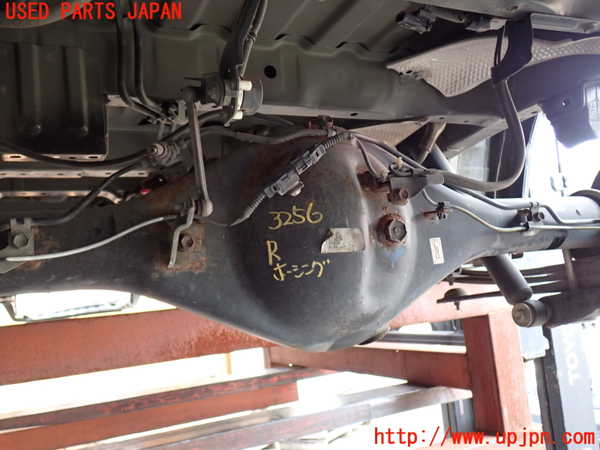 2UPJ-32564400]ハイエースバン200系(KDH206V)リアデフホーシング 中古_m0003.jpg