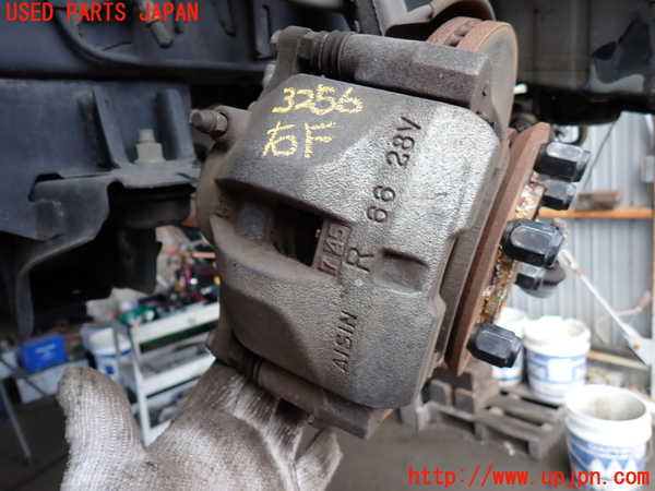 2UPJ-32564080]ハイエースバン200系(KDH206V)右フロントキャリパー 中古_m0001.jpg