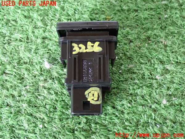 2UPJ-32566312]ハイエースバン200系(KDH206V)スイッチ7 (左スライドドア) 中古_m0002.jpg