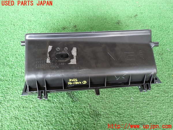 2UPJ-32567516]ハイエースバン200系(KDH206V)グローブボックス1 中古_m0004.jpg