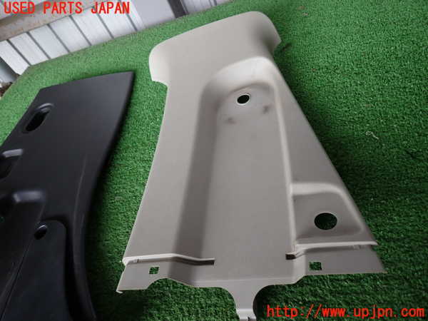 2UPJ-32567670]ハイエースバン200系(KDH206V)左センターピラートリム 中古_m0002.jpg