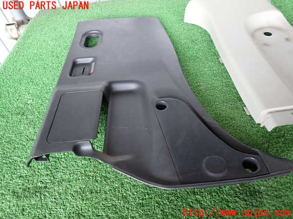 2UPJ-32567670]ハイエースバン200系(KDH206V)左センターピラートリム 中古_m0003.jpg