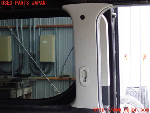 2UPJ-32567680]ハイエースバン200系(KDH206V)左リアピラートリム 中古_m0002.jpg