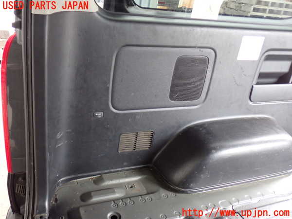 2UPJ-32567680]ハイエースバン200系(KDH206V)左リアピラートリム 中古_m0005.jpg