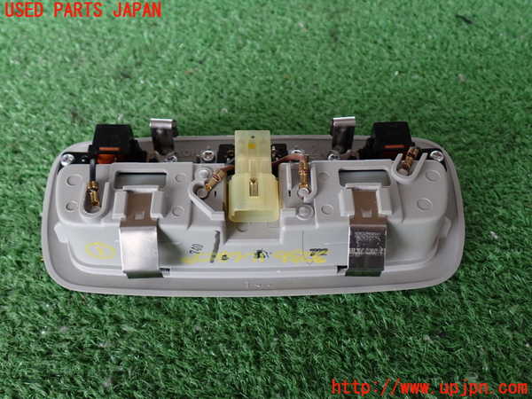 2UPJ-32566411]ハイエースバン200系(KDH206V)ルームランプ1 (1列目真中) 中古_m0002.jpg