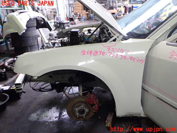 2UPJ-32571082]クライスラー・300C(LX57-)左前フェンダー 中古_m0001.jpg