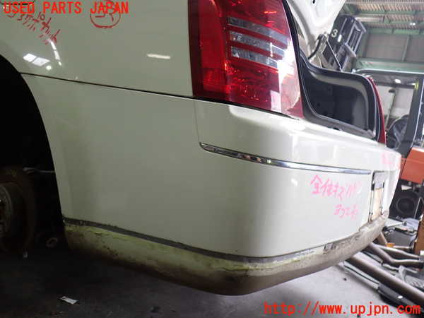 2UPJ-32571610]クライスラー・300C(LX57-)リアバンパー 中古_m0005.jpg