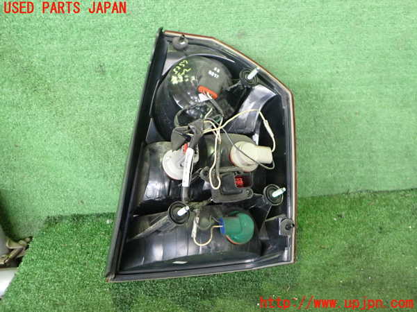 2UPJ-32571536]クライスラー・300C(LX57-)左テールランプ 中古_m0003.jpg
