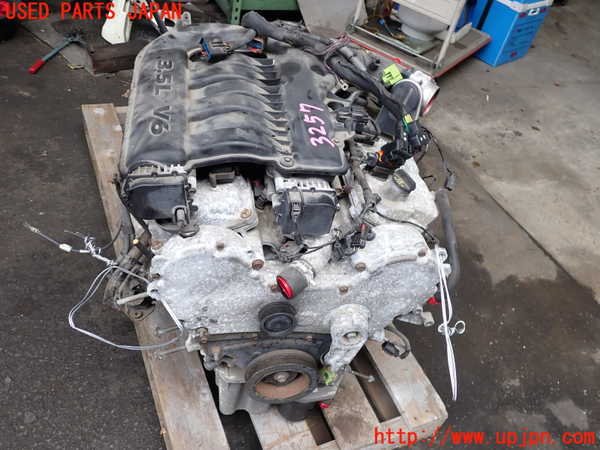 2UPJ-32572010]クライスラー・300C(LX57-)エンジン 5 中古_m0001.jpg