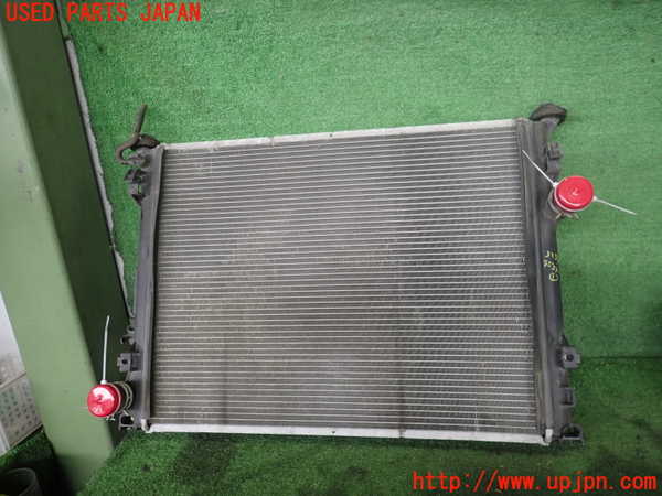 2UPJ-32572321]クライスラー・300C(LX57-)ラジエーター1 中古_m0001.jpg