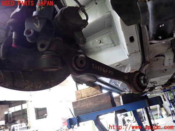 2UPJ-32575176]クライスラー・300C(LX57-)右フロントロアアーム1 中古_m0001.jpg