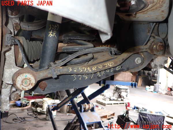 2UPJ-32575227]クライスラー・300C(LX57-)左リアロアアーム2 中古_m0001.jpg