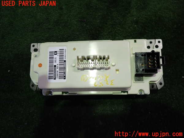 2UPJ-32576066]クライスラー・300C(LX57-)エアコンスイッチ1 中古_m0002.jpg