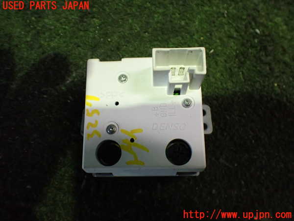 2UPJ-32577850]クライスラー・300C(LX57-)時計 中古_m0002.jpg