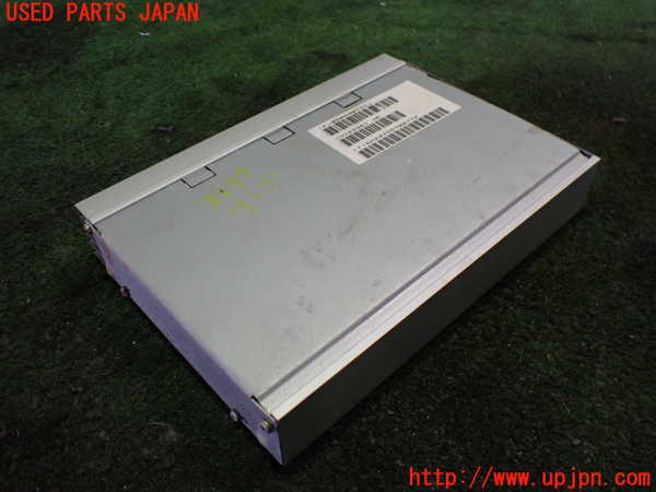 2UPJ-32576525]クライスラー・300C(LX57-)アンプ 中古_m0001.jpg