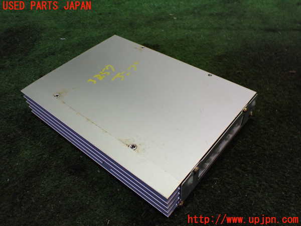 2UPJ-32576525]クライスラー・300C(LX57-)アンプ 中古_m0002.jpg