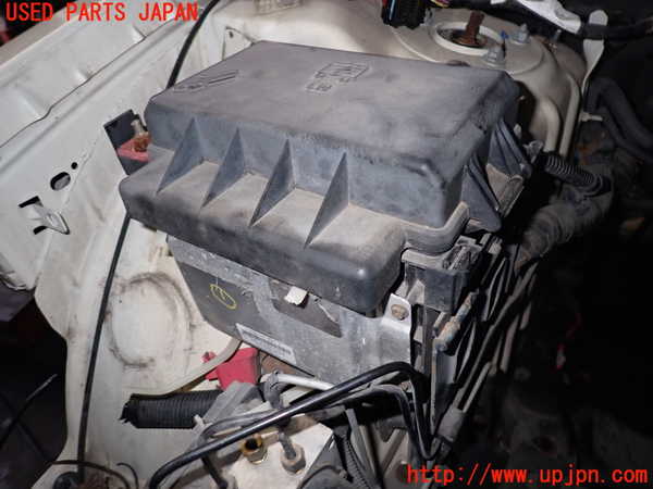 2UPJ-32576741]クライスラー・300C(LX57-)ヒューズボックス1 中古_m0001.jpg